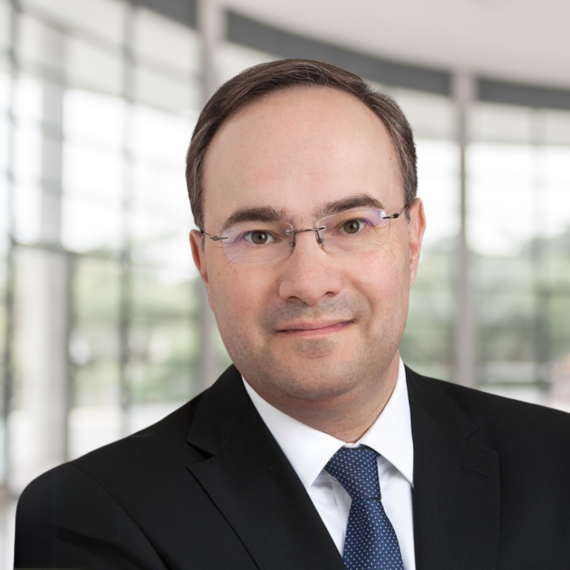 Dr Sven Helm